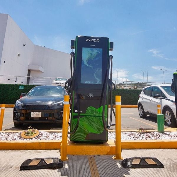 i-Charging charger with EcoG solutions in Mexico
